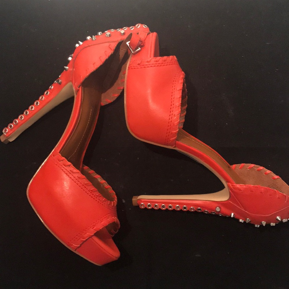 Sexy Red Boutique 9 Shoes NIB